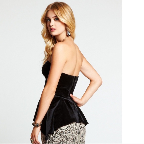 NEW GUESS Sleeveless Velvet Peplum Top SZ S - Picture 3 of 6